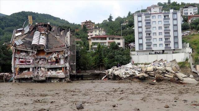 Son Dakika: Batı Karadeniz'deki sel felaketinde hayatını kaybedenlerin sayısı 82'ye yükseldi