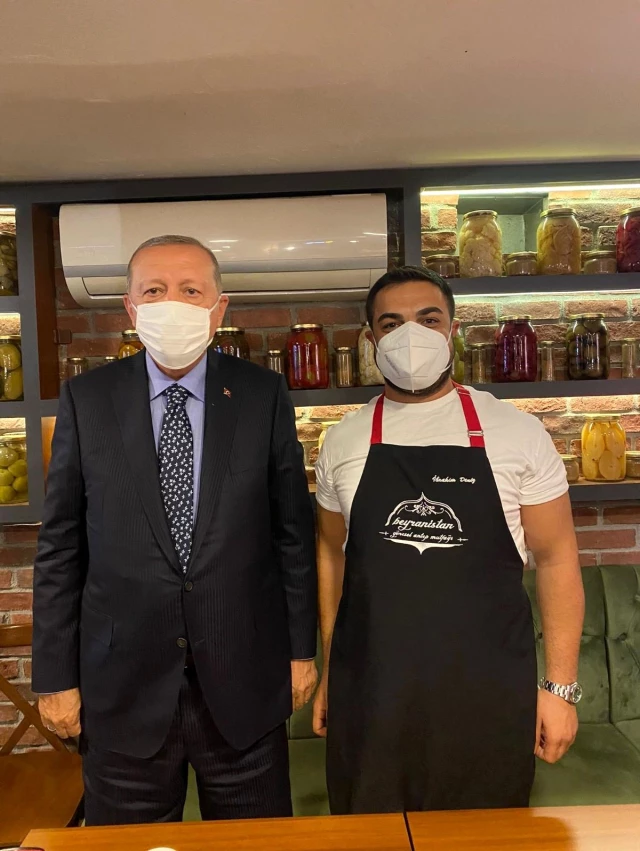 Son dakika haber: Cumhurbaşkanı Erdoğan, Çengelköy'de bir restorana uğradı