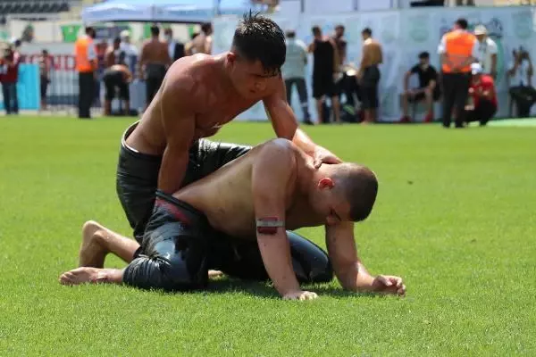 SPOR Denizli'de güreş şöleni başladı