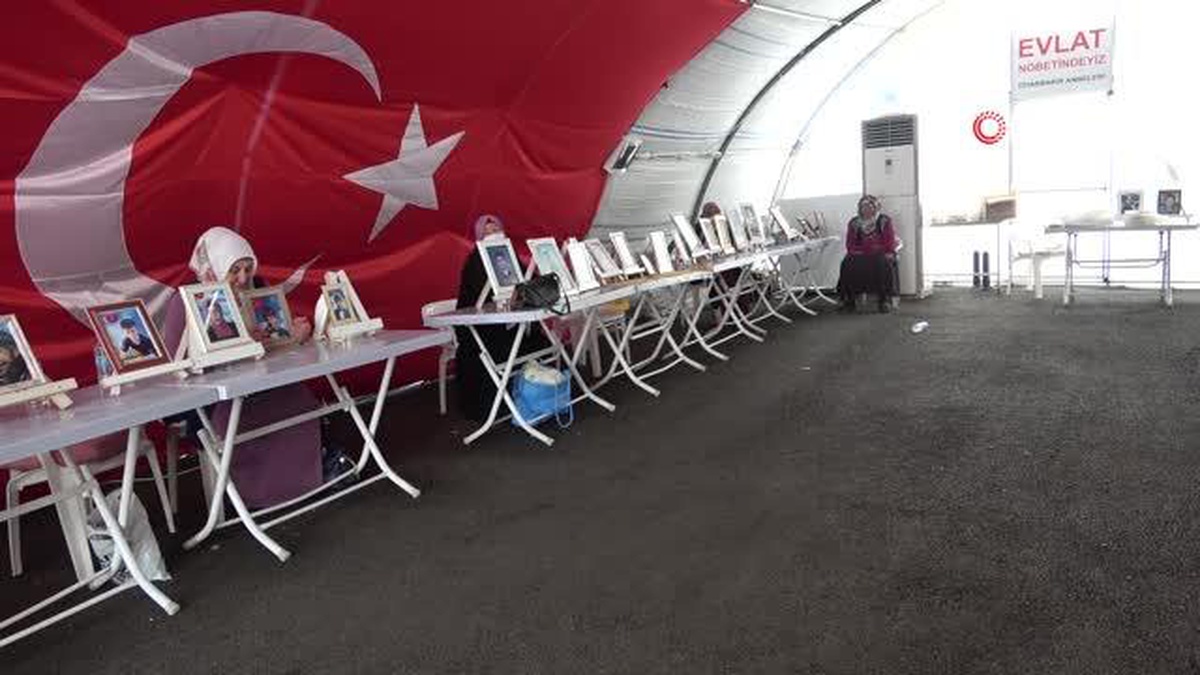 Evlat nöbetindeki babadan HDP'ye çağrı: "Kandil partisisin, Kürdü hiçbir zaman savunmadın" - Vimarsana News