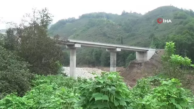 Geçtiğimiz yıl Giresun'da yaşanan selde şehit olan 5'i jandarma 6 kişi anıldı