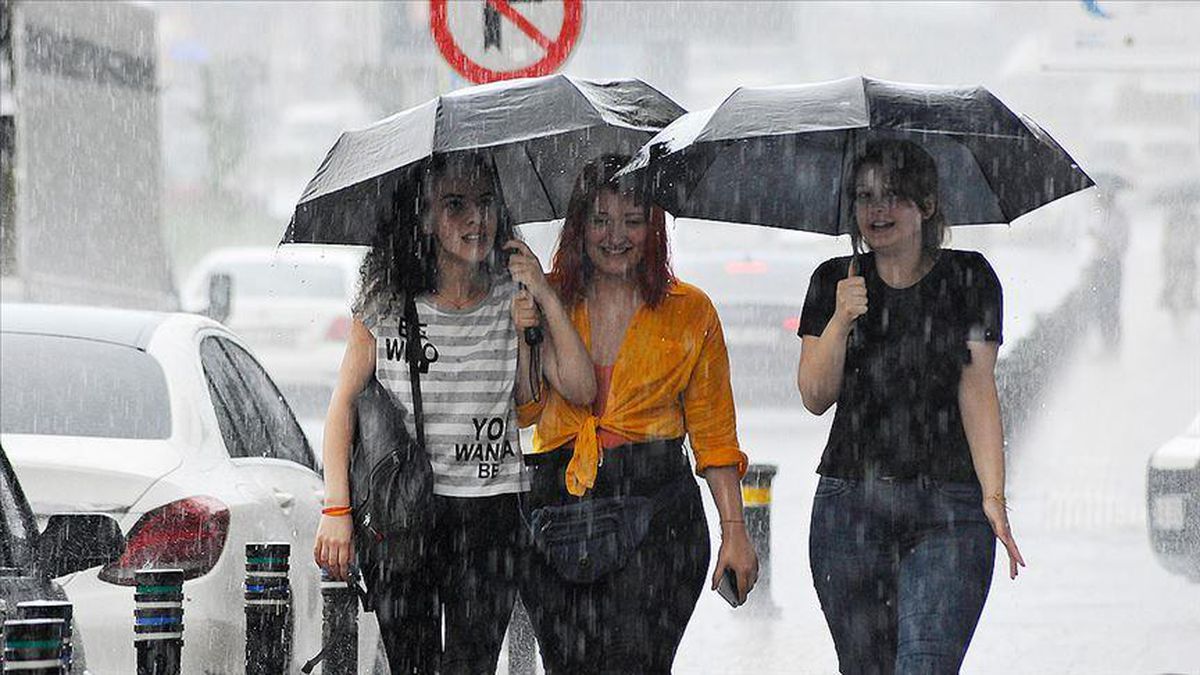 Pazar keyfi planlayanlar dikkat! Meteoroloji'den İstanbul dahil 4 il için yağış uyarısı