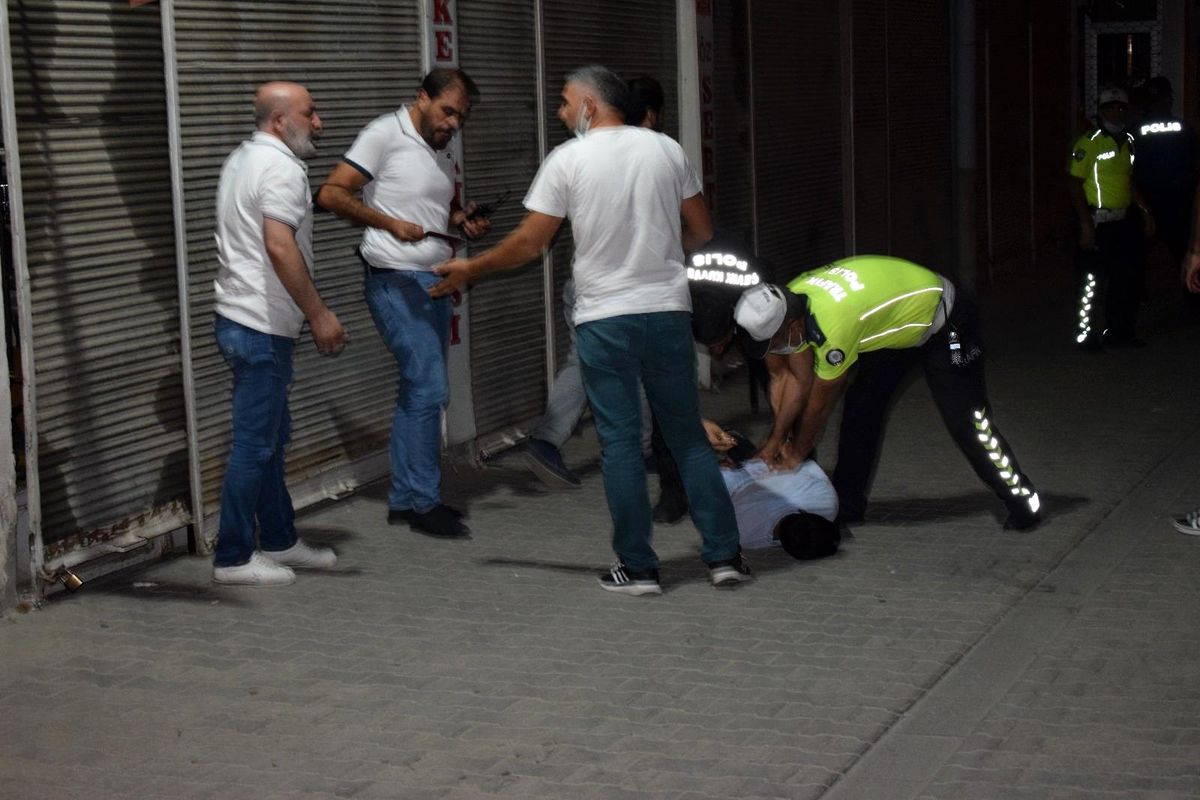 Malatya'da iki grup arasında bıçaklı sopalı kavga: 4 yaralı