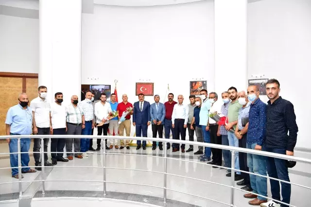 MİNİBÜSÇÜ VE SERVİSÇİLERDEN BAŞKAN GÜRKAN'A TEŞEKKÜR ZİYARETİ