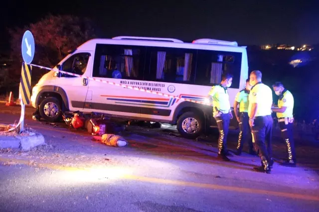 Motosiklet ile yolcu minibüsü çarpıştı: 1 ölü, 1 yaralı