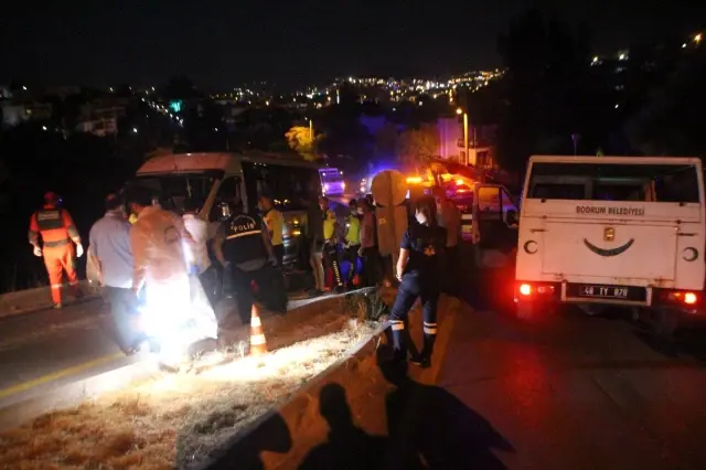 Motosiklet ile yolcu minibüsü çarpıştı: 1 ölü, 1 yaralı