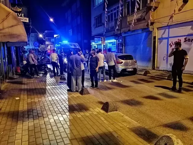 Motosikletli kurye yayaya çarptı: 2 yaralı