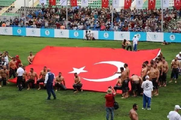 PAMUKKALE YAĞLI GÜREŞLERİ'NDE ALTIN KEMER ALİ GÜRBÜZ'ÜN OLDU