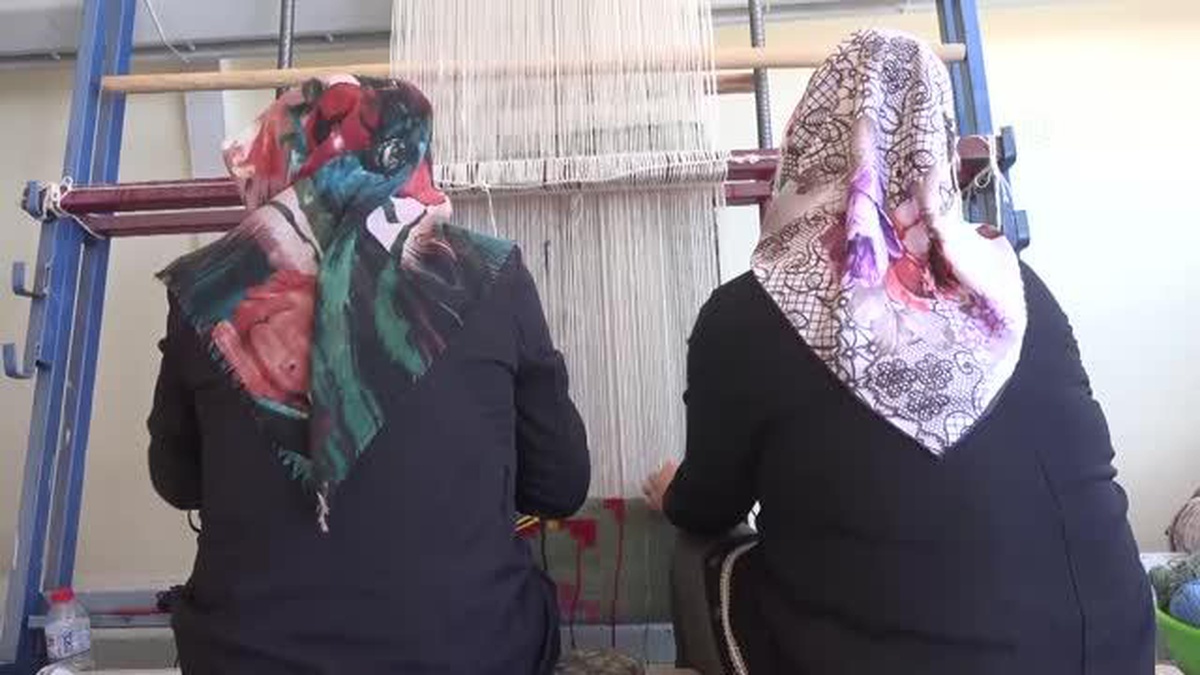 Tescilli 'Şarkışla kilimi'nin üretimini yaygınlaştırmak için kurs düzenlendi