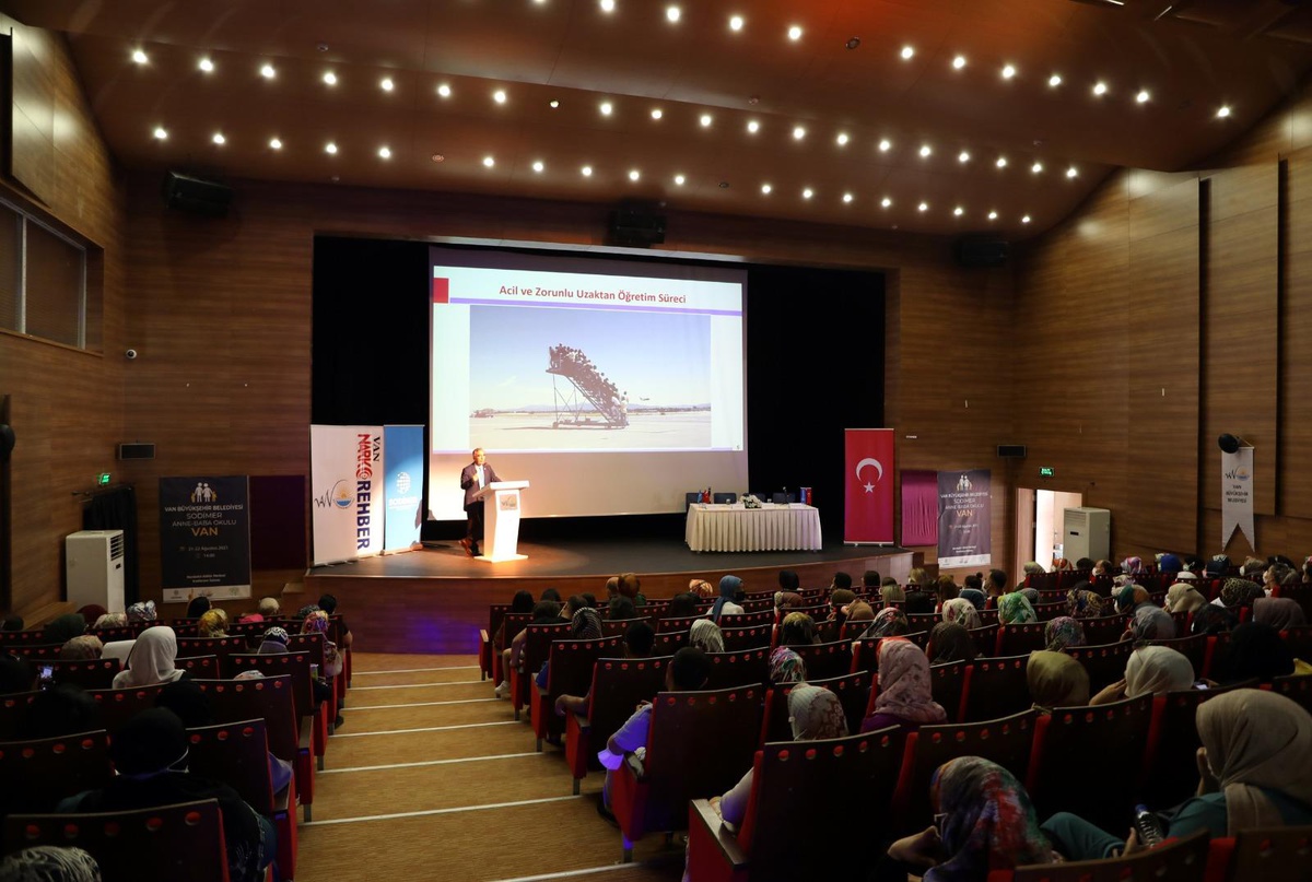 Van'da "Anne-Baba Okulu" semineri düzenlendi - Vimarsana News