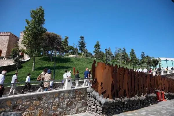 Yassıada darbeyi yaşayan ziyaretçilerin akınına uğradı