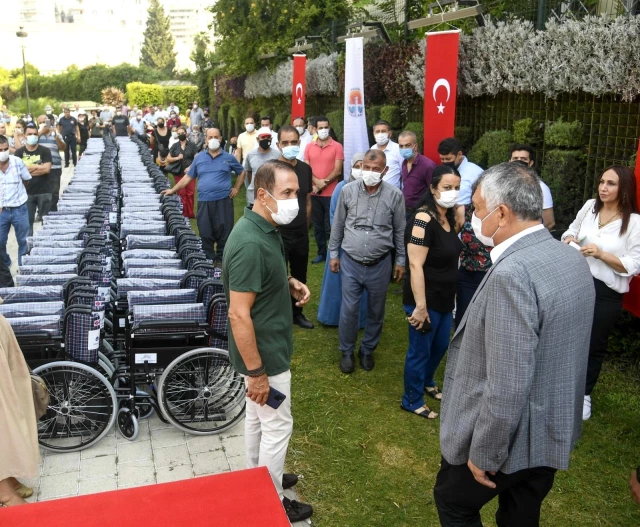 300 engelli vatandaşa akülü, tekerlekli sandalye