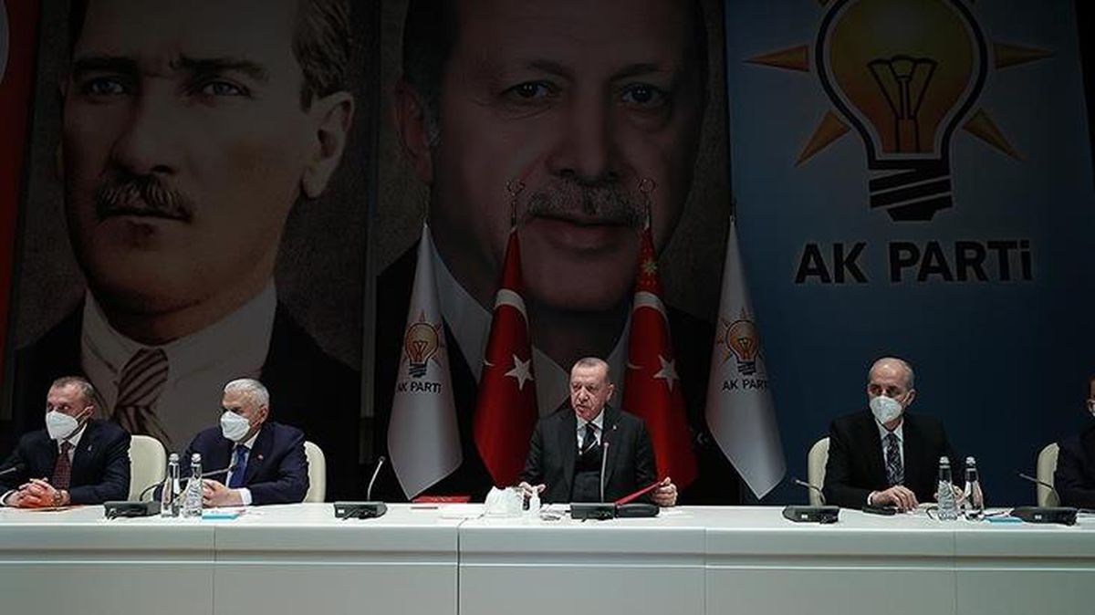 AK Parti Sözcüsü Çelik'ten 'Afgan mülteci kampı' tepkisi: Türkiye'ye sormadan yapılan açıklamalar yok hükmündedir