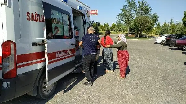 Besni'de, takla atan arabadaki 4 kişi yaralandı