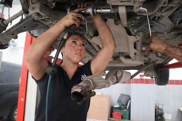 Bolu'da bu işi yapan tek kadın! 'Yapamazsın' diyenlere inat 3 yıldır ustalık yapıyor