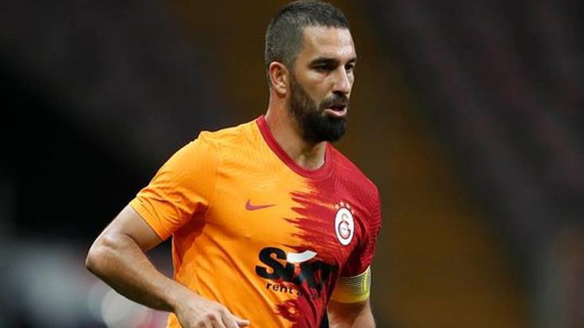 Fenerbahçe-Antalya maçından sonra Arda Turan'dan manidar 'gülücük'! Herkes paylaşımını konuşuyor
