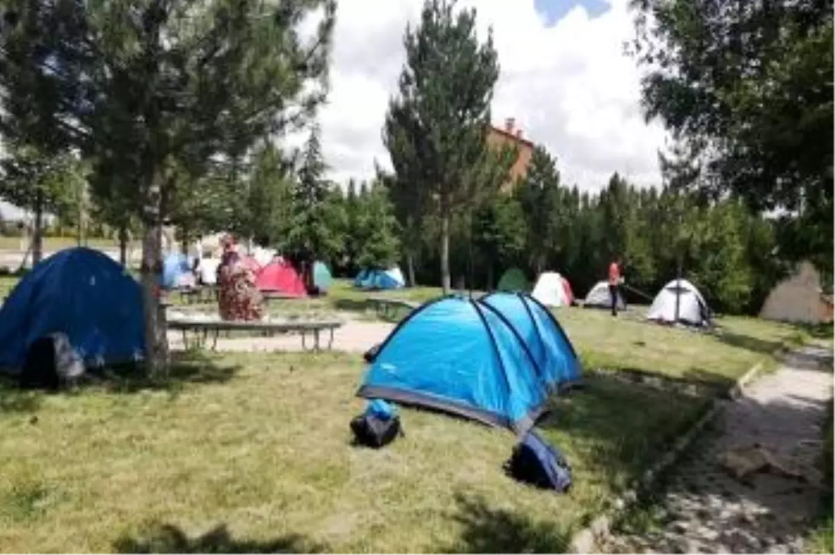 GELECEK BU KAMPTA