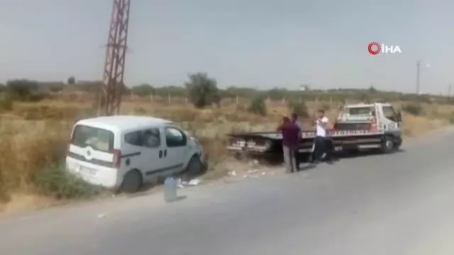 Hafif ticari araç devrildi: 2 yaralı