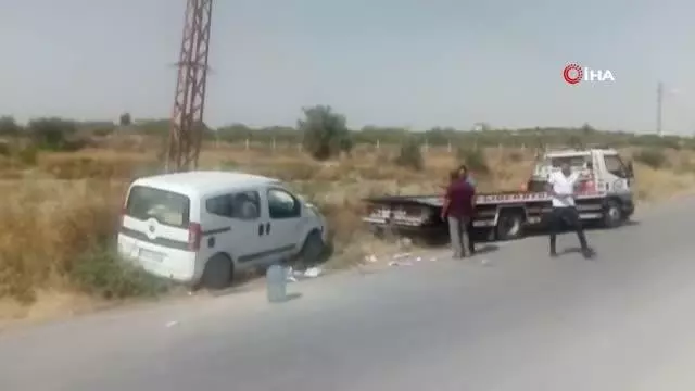 Hafif ticari araç devrildi: 2 yaralı