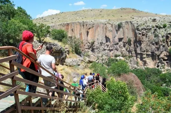 Ihlara Vadisi'nin yolları turistleri yıldırmıyor