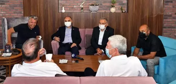 Vali Günaydın ve Başkan Büyükkılıç'tan, Irak A Milli Futbol Takımı'na ziyaret