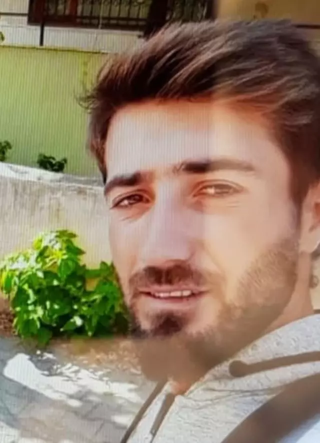 Kazdağları'nda yangın: Dumandan kaçan ayı yangını söndürmeye çalışan orman gönüllüsüne saldırdı