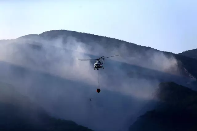 Kazdağları'ndaki yangına 29 helikopter 4 uçakla müdahale sürüyor