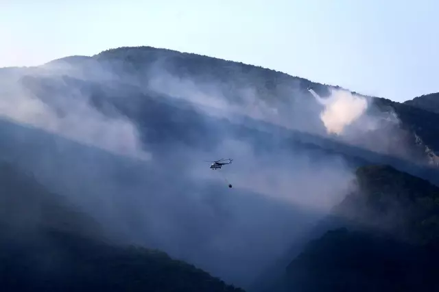 Kazdağları'ndaki yangına 29 helikopter 4 uçakla müdahale sürüyor