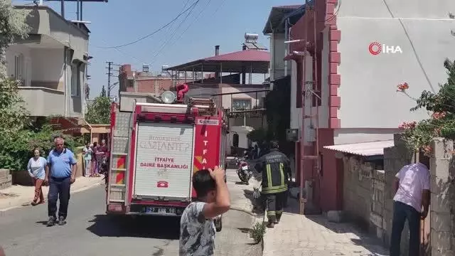 Son dakika... Mangaldan çıkan alev eve sıçradı, yangın itfaiye ve vatandaşların el birliğiyle söndürüldü