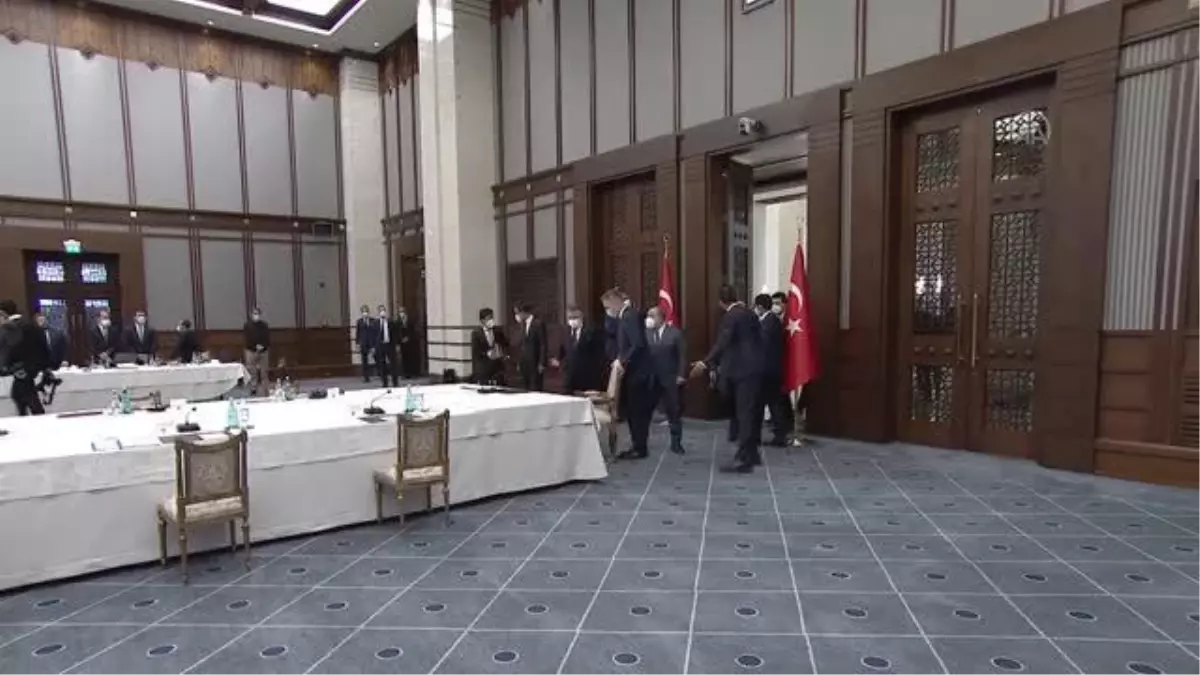 Oktay: 'Hedefimiz 210 milyar dolar civarında ihracata ulaşmaktır'