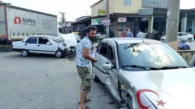 Sanayide iki otomobil çarpıştı: 1 yaralı