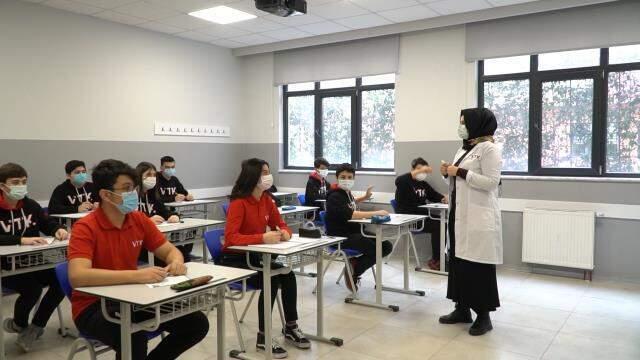 VTK Volt Teknoloji Kolejleri'nden eğitimde yeni dönem! Teknoloji üreten gençler yetiştiriyorlar VTK Volt Teknoloji Kolejleri'nden eğitimde yeni dönem! Teknoloji üreten gençler yetiştiriyorlar