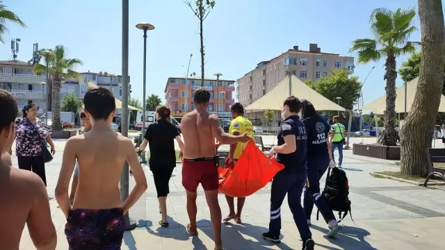 Son dakika! 13 yaşındaki kız, cankurtaranın dikkati sayesinde ölümün kıyısından kurtarıldı