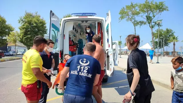Son dakika! 13 yaşındaki kız, cankurtaranın dikkati sayesinde ölümün kıyısından kurtarıldı