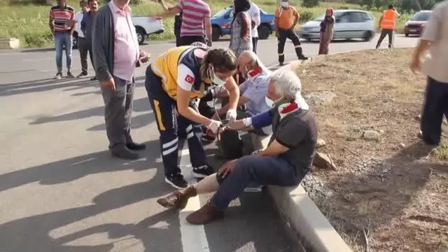 Son dakika haberleri... Sivas'ta ambulansla hafif ticari araç çarpıştı: 1 ölü, 6 yaralı