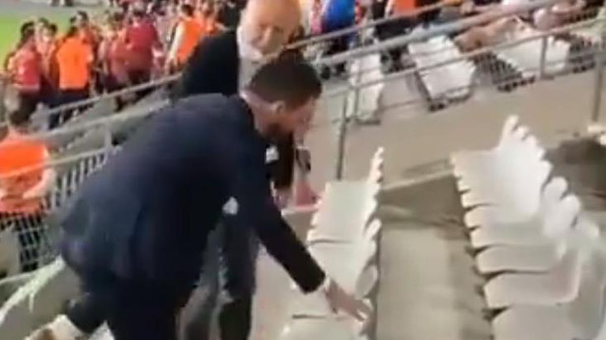 Arda Turan'dan, 'Seni sırtımda taşırım' diyen taraftara aynı güzellikte karşılık