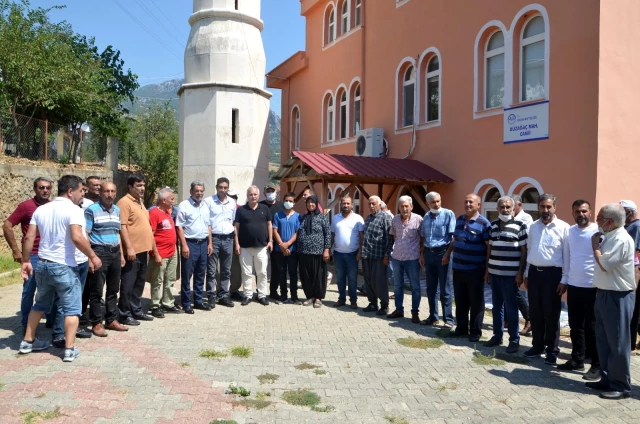 Lider Özgan, kırsal mahallelerdeki vatandaşlarla buluştu