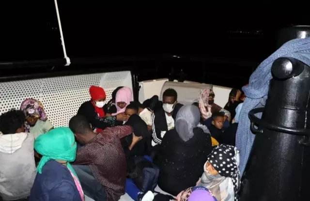Çanakkale açıklarında 59 düzensiz göçmen kurtarıldı
