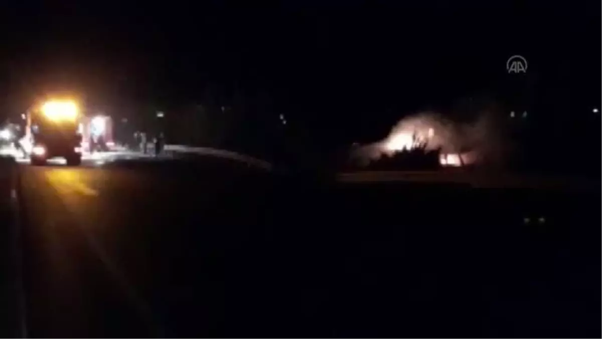 Denizli'de şarampole devrildikten sonra yanan akaryakıt tankerinin sürücüsü öldü