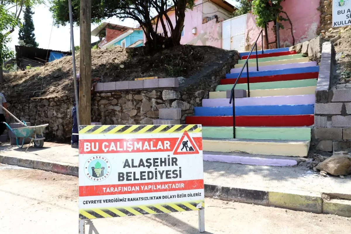 Ekiplerimiz Aynı Anda 10 Mahallemizde Çalışmalarını Sürdürüyor