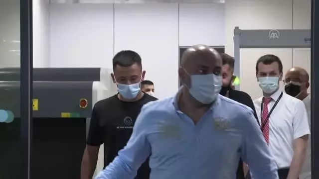 Galatasaray'ın transferi Olimpiu Morutan İstanbul'da