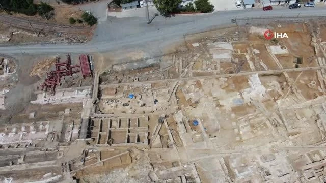 Haydarpaşa Garı etrafındaki hafriyatlarda tarihi yapılar gün yüzüne çıkmaya devam ediyor