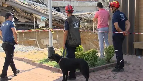 İKİTELLİ'DE BİNADA ÇÖKME