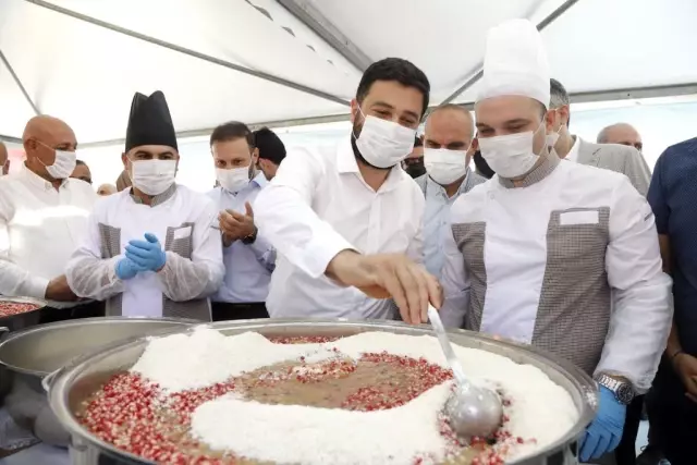 Kağıthane'de 20 bin kişiye aşure ikramı