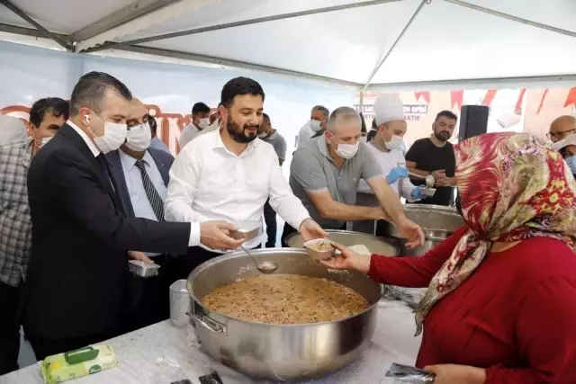 Kağıthane'de 20 bin kişiye aşure ikramı
