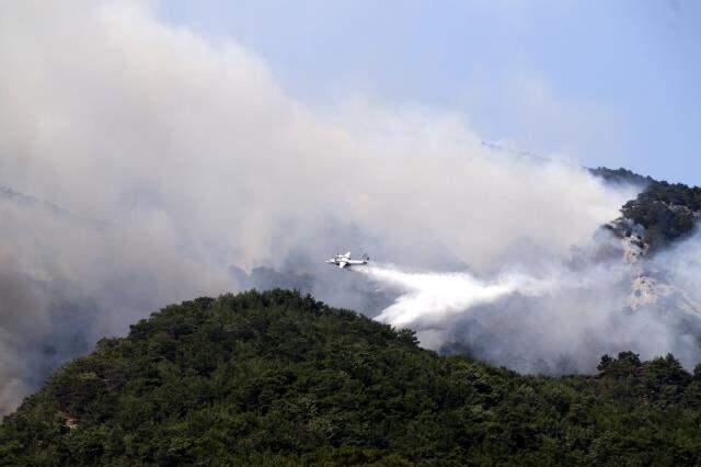 Kazdağları'ndaki yangın söndürme çalışmaları devam ediyor Kazdağları'ndaki yangın söndürme çalışmaları devam ediyor