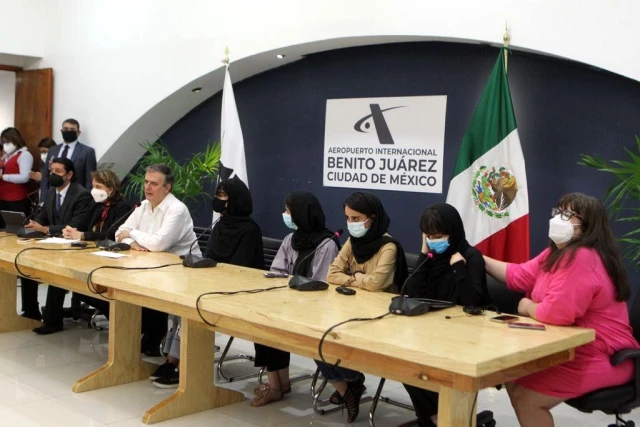 Afgan robotik takımı üyeleri sığınmacı olarak Meksika'ya getirildi