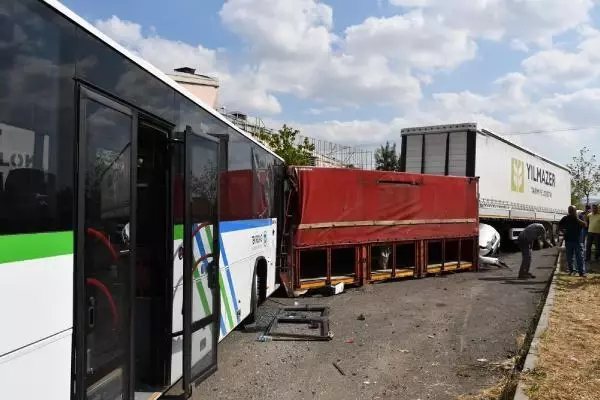 Bakım sonrası teste çıkarılan otobüs freni boşalınca 7 araca çarptı