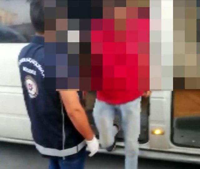 bir minibuste 21 kacak gocmen yakalandi 14354433 o