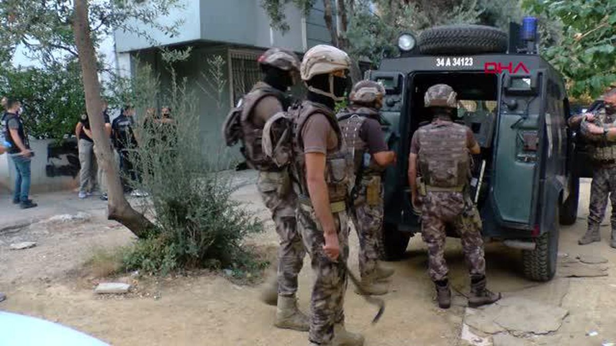İstanbul'da uyuşturucu satıcılarına yönelik operasyon: Çok sayıda gözaltı